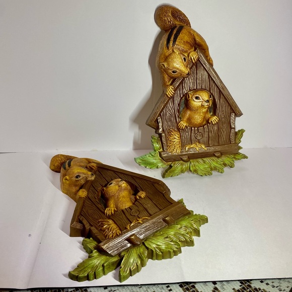 VINTAGE DART INC. SET OF WALL HANG DECOR - Picture 3 of 4